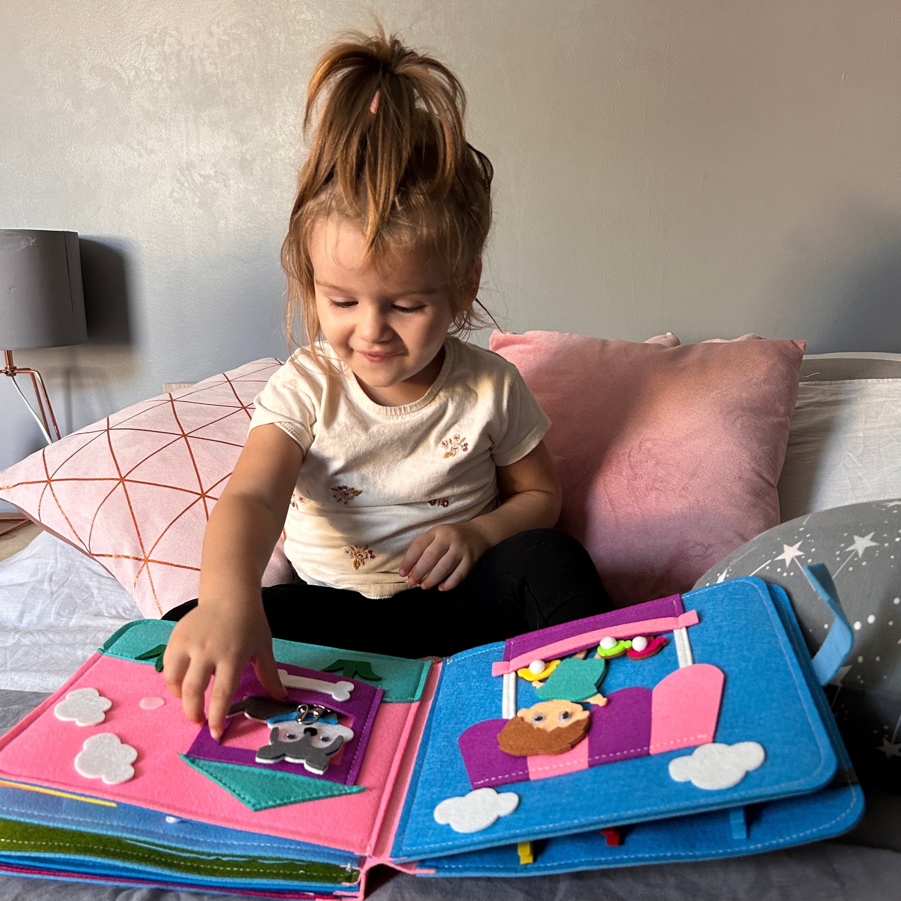 Montessori-verhalenboek van KiddoSpace