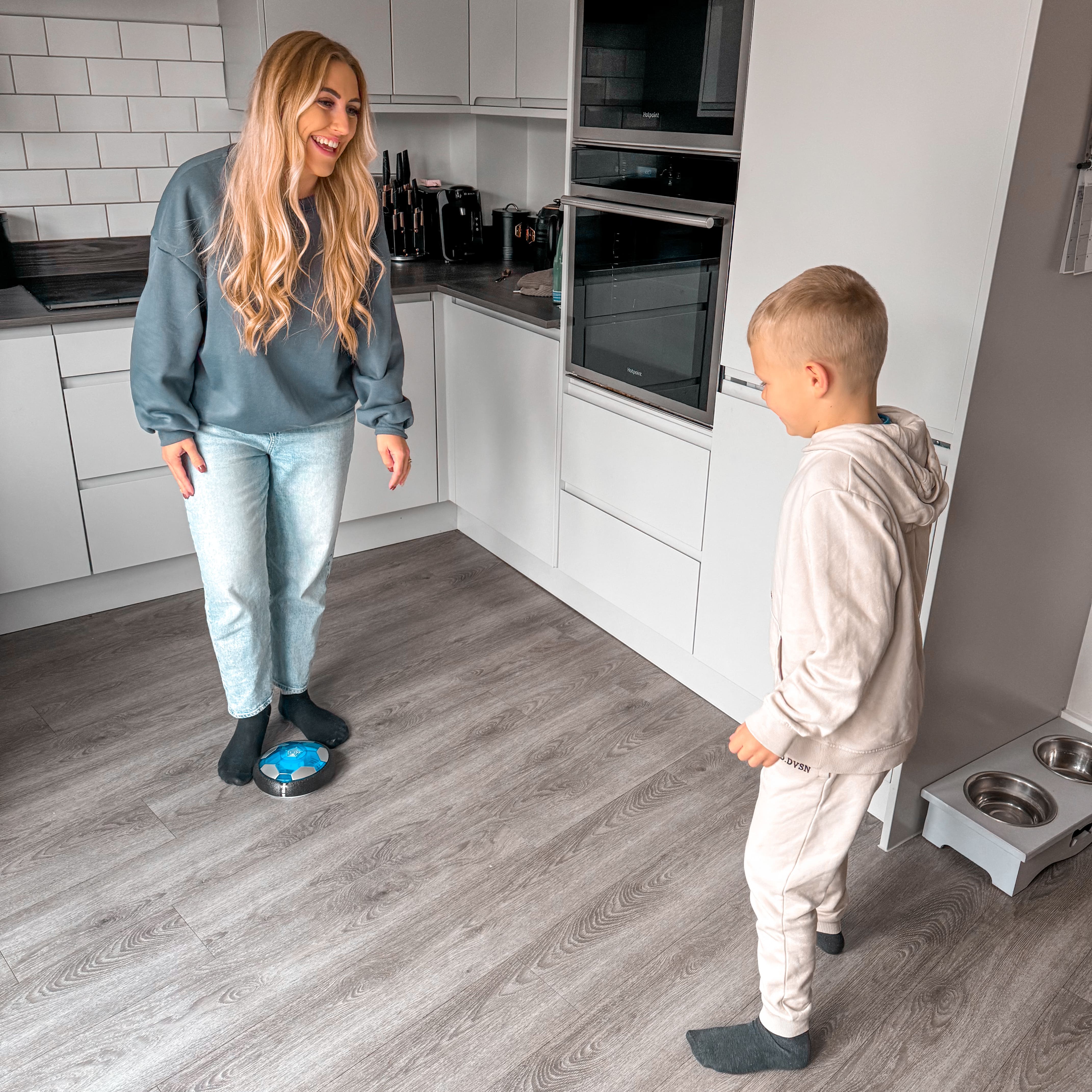 KiddoSpace™ - LED Hover Voetbal voor Kinderen